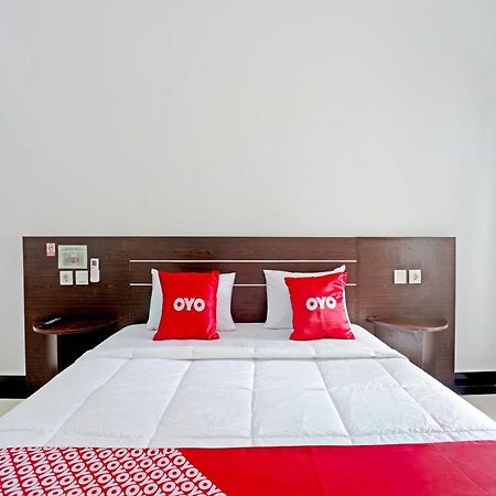 Oyo 90859 Cahaya Guest House Pesanggaran Bagian luar foto