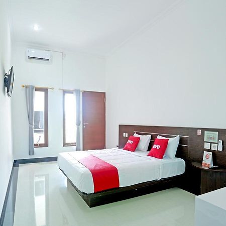 Oyo 90859 Cahaya Guest House Pesanggaran Bagian luar foto