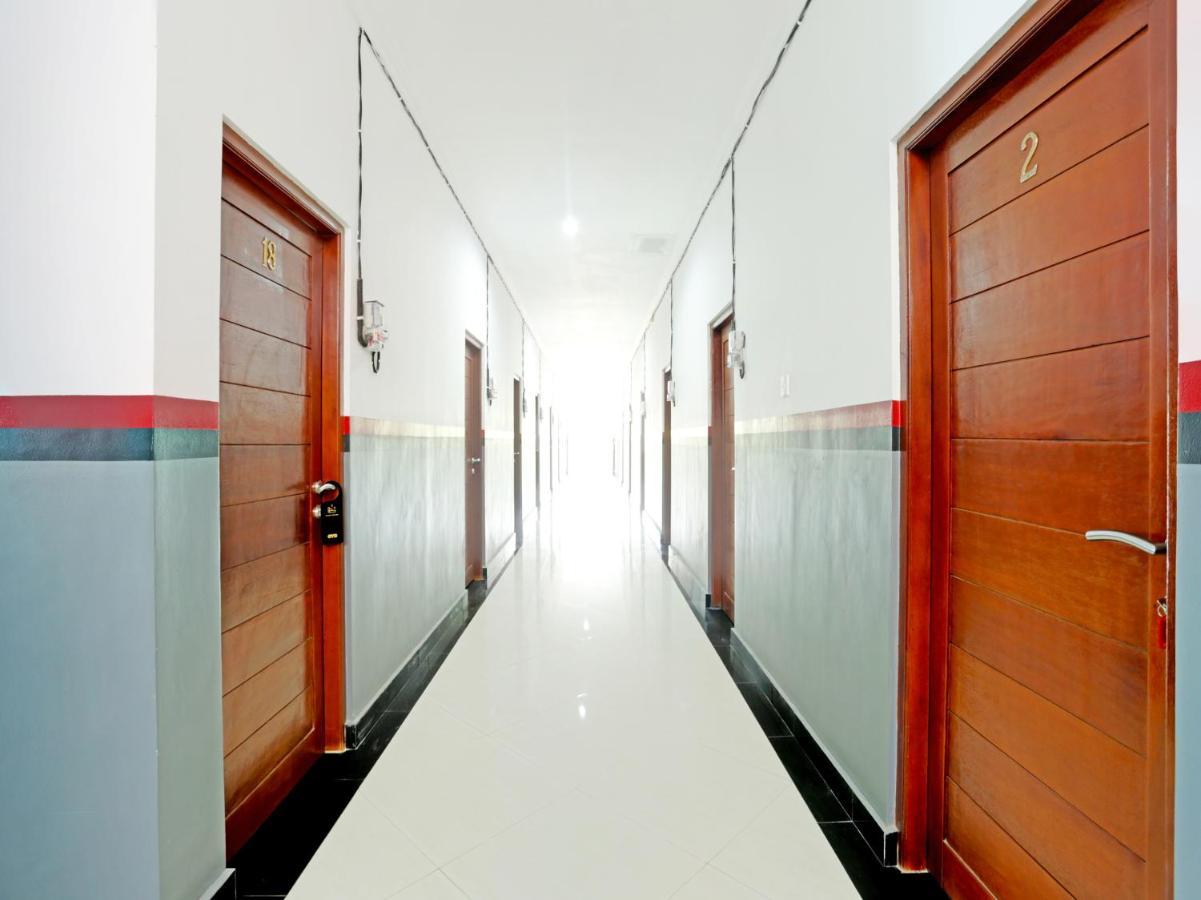 Oyo 90859 Cahaya Guest House Pesanggaran Bagian luar foto