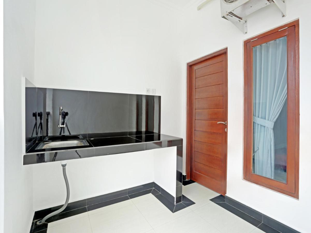 Oyo 90859 Cahaya Guest House Pesanggaran Bagian luar foto
