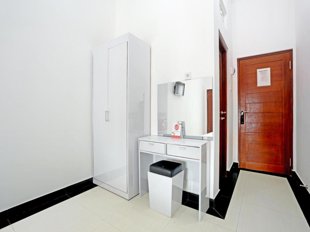 Oyo 90859 Cahaya Guest House Pesanggaran Bagian luar foto